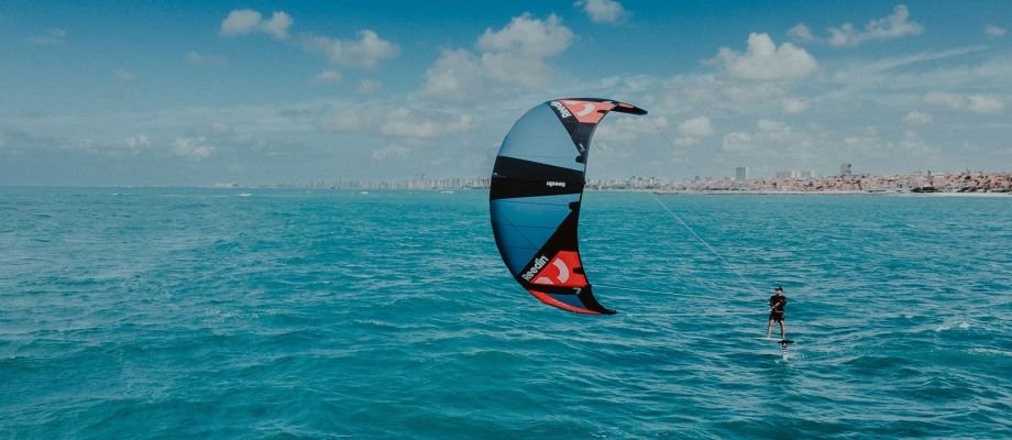 Quanto custa um equipamento completo de kitesurf?