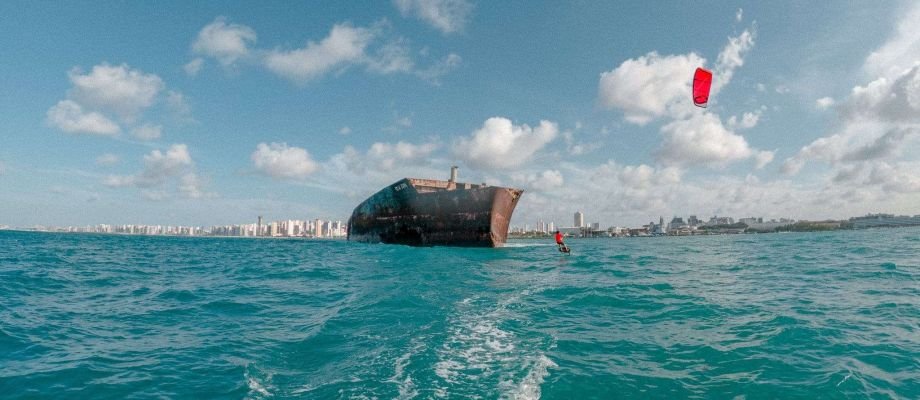 Downwind de Hydrofoil Pela Orla de Fortaleza